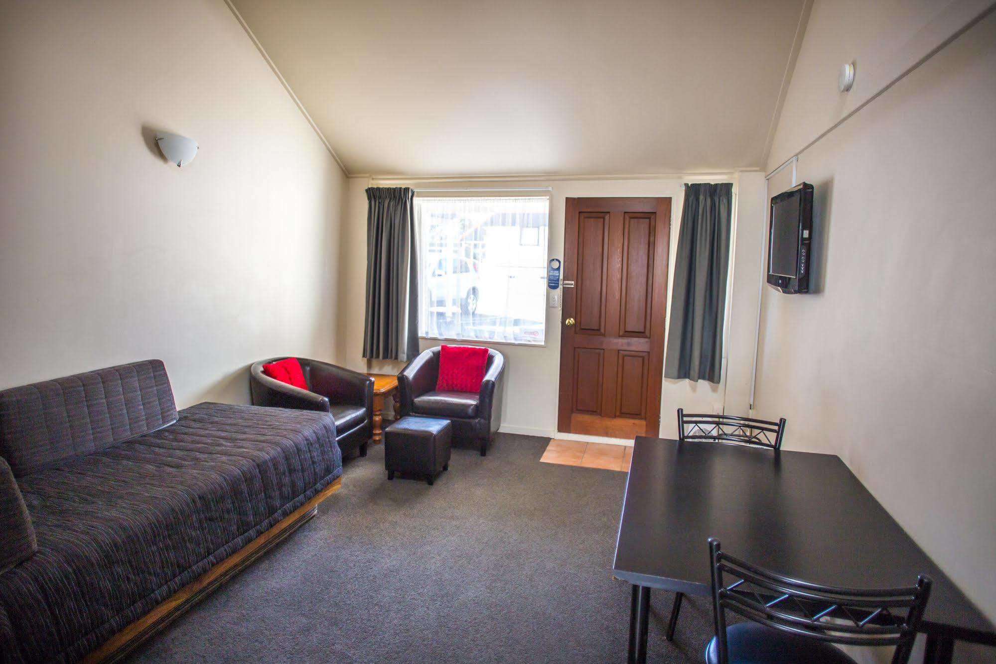 Bennetts Thermal Motor Inn Тауранга Экстерьер фото